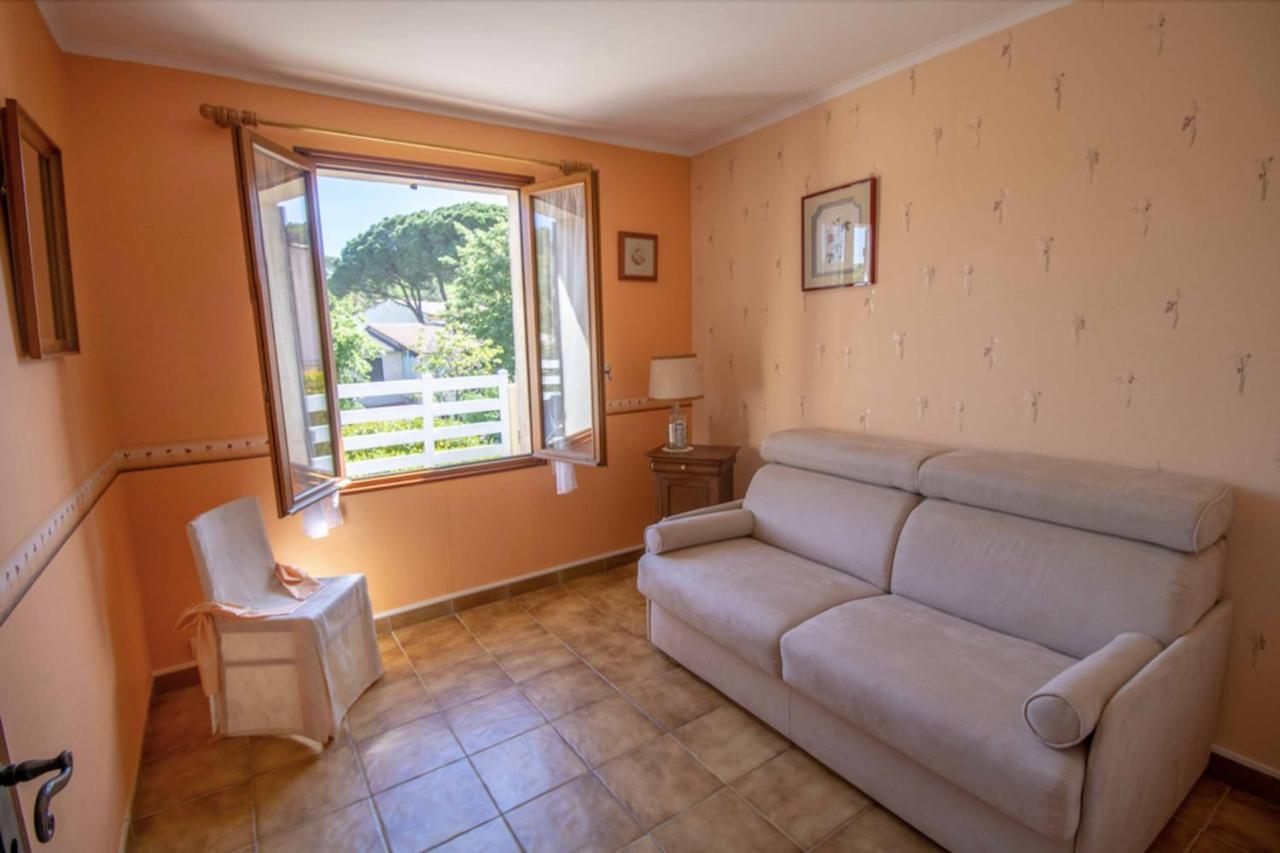 Large Spacious House In Fréjus Εξωτερικό φωτογραφία