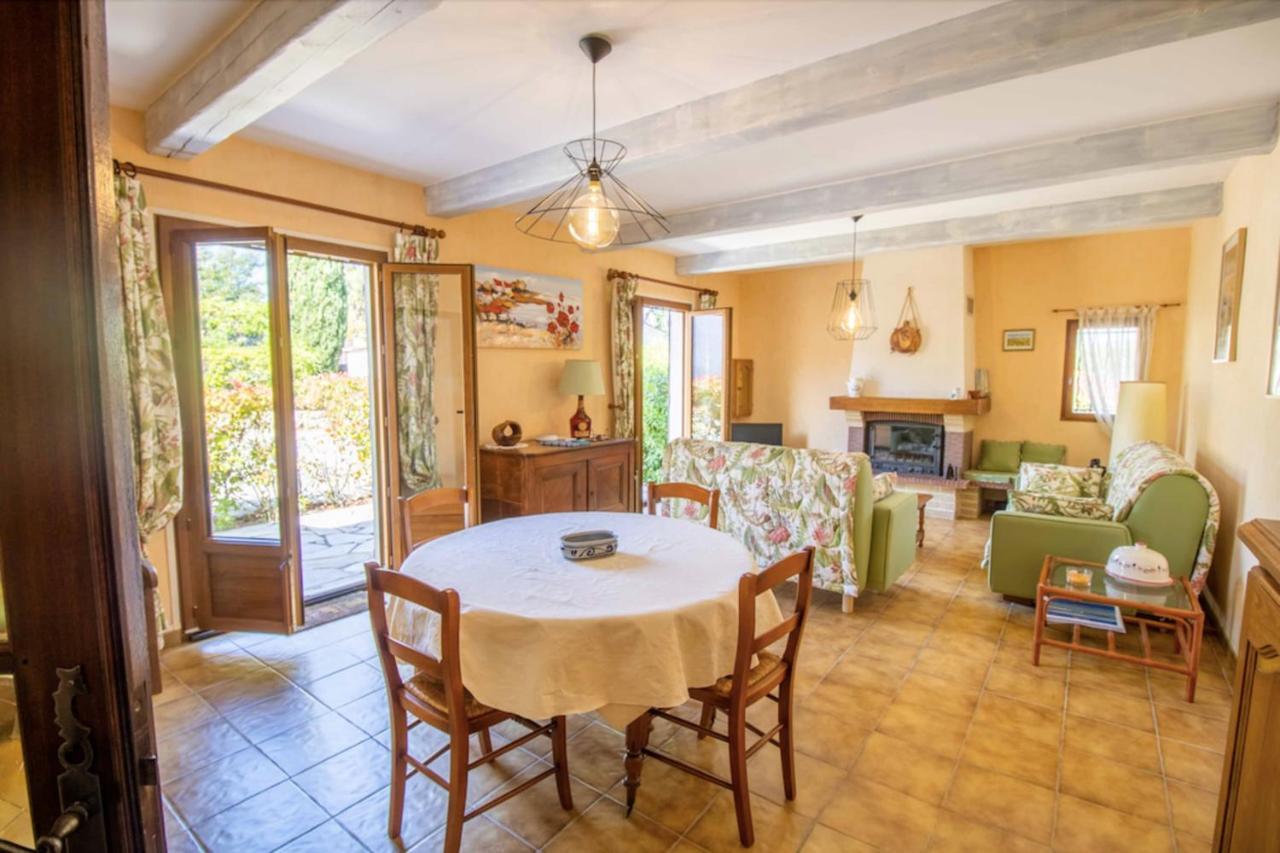 Large Spacious House In Fréjus Εξωτερικό φωτογραφία